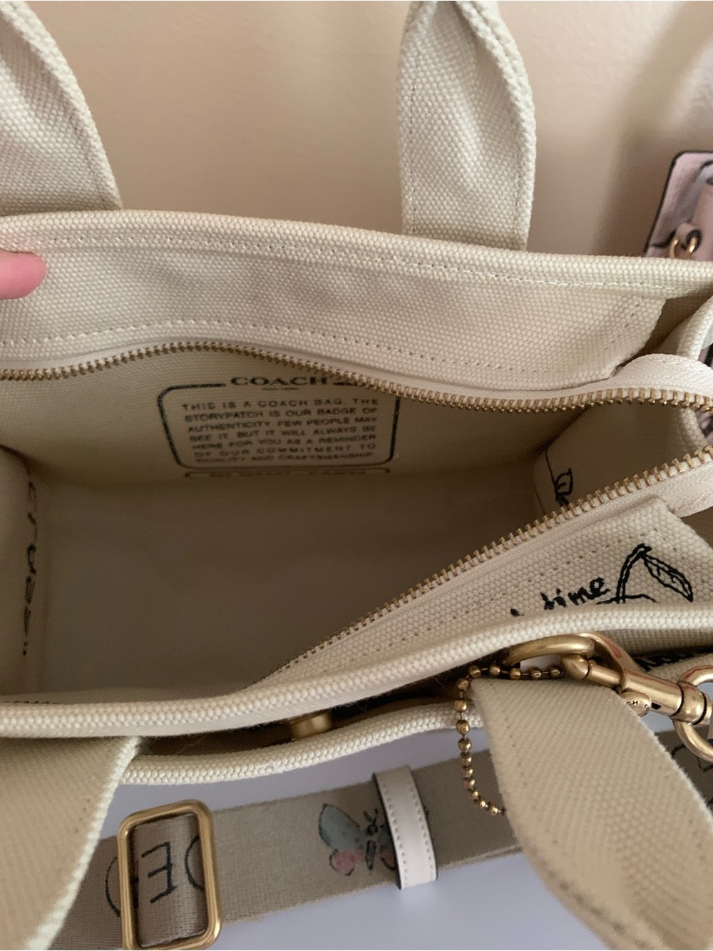 COACH Cargo Tote 26 Sketch Print White CAM73 New - Picture 3 of 6